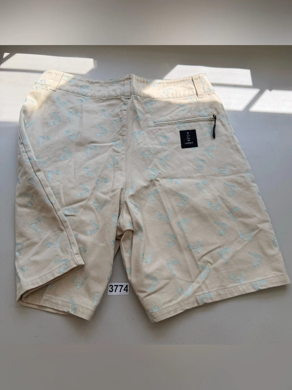 Vast Shorts Mens Medium Beige Embroidered Canvas Flat Front